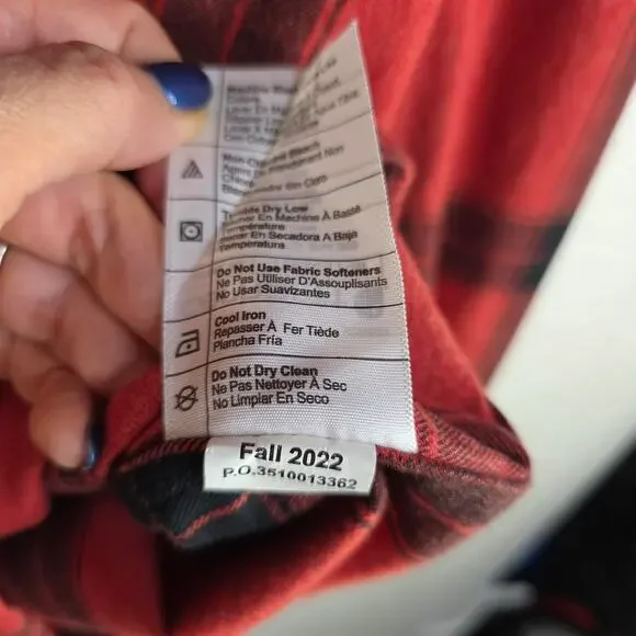 Carhartt Red and Black Plaid Casual Button Down Shirt - Picture 9 of 11